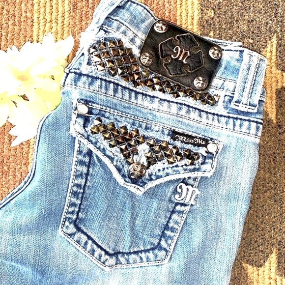 Miss Me Denim - MISS⚜️ME Size 28 Flap Pockets Rhinestones & Metallic Studs JP5002854 BOOT Cut